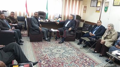 تفاصيل مناقشة الهيكل الإداري لمنطقة العاشر من رمضان (صور)