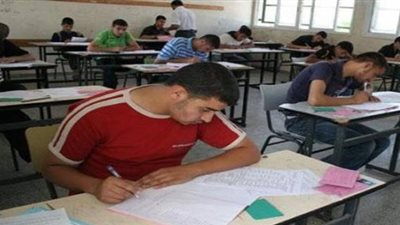 الشرطة تؤمن امتحانات الدبلومات الفنية.. الانتهاء من اختبارات العملي قبل انطلاق النظري.. أكثر من 600 ألف طالب وطالبة ينتظمون في 2310 لجان.. الأمن الإداري للتأمين من الداخل