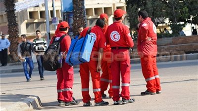 انتشار فرق الهلال الأحمر بمنطقة الهرم تزامنا مع احتفالات «25 يناير»