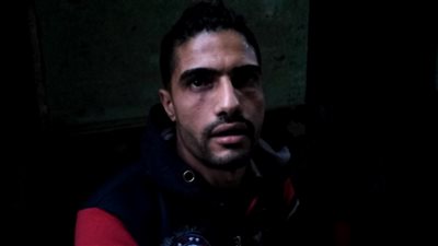 جيران قاتل والده بإمبابة يكشفون لغز الجريمة.. الابن العاق ادعى أنه المهدي المنتظر.. لعبة بالإنترنت وراء تفكيره في اغتيال أقاربه.. يعلق مشنقة بغرفته.. ذبح أبيه بدم بارد