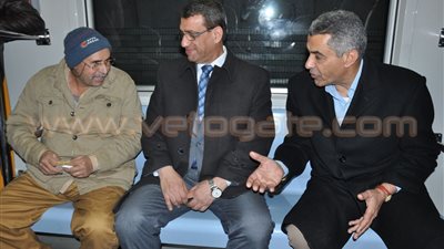 بالصور.. وزير النقل يستطلع آراء المواطنين حول زيادة سعر تذكرة المترو