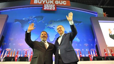 أردوغان يهنئ مرسي بنتائج الاستفتاء على الدستور