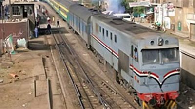 عودة حركة القطارات بوجه بحري بعد قطع السكة الحديدية بالبحيرة