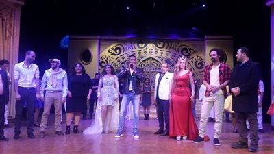 محمد رمضان يحتفل مع جمهوره بليلة رأس السنة في مسرح الهرم (صور)