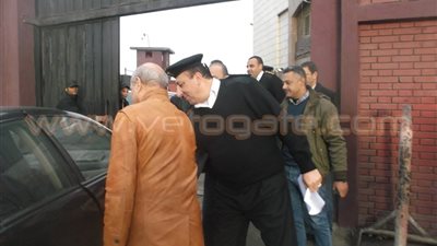 بالصور.. نائب محافظ القاهرة يوزع الورود بقسم ثان مدينة نصر