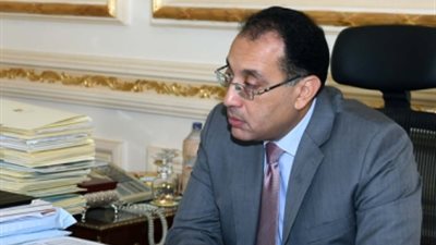 «مدبولي» يناقش مع «عبد العزيز» ملف الملاعب ومراكز الشباب