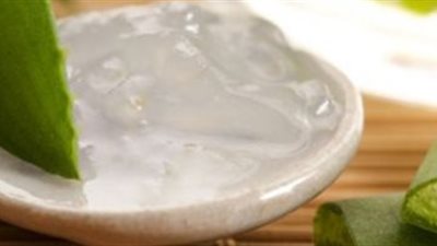 طريقة إعداد جل الخيار لعلاج الهالات السوداء