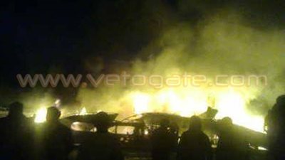 شهود عيان: «اليخت المحترق بالبحيرة ملك رجل أعمال»