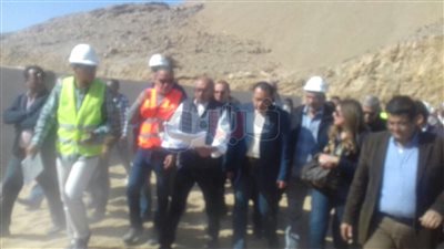 القائم بأعمال رئيس الوزراء يتفقد محطات كيما في أسوان (صور)
