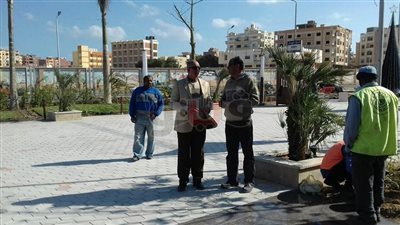 محافظ البحر الأحمر يتفقد الممشى الجديد بطريق النصر في الغردقة (صور)