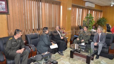 هيئة مراقبة الهدنة تهنئ محافظ الإسماعيلية بذكرى يناير