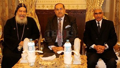 محافظ سوهاج يزور مطرانية نجع حمادي للأقباط الأرثوذكس (صور)