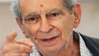 يوسف شاهين يعترض على سفر «شباب امرأة» إلى مهرجان كان