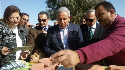 وزيرا الصناعة والتخطيط يفتتحان مصنع النسر الآلي في قنا (فيديو)