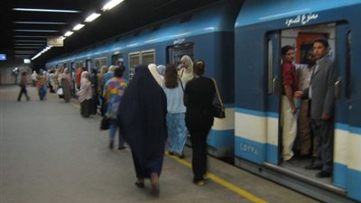 مصدر بالمترو ينفى منع حمل «شواحن المحمول»