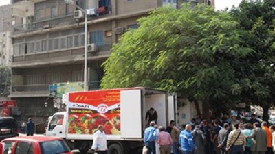 سيارات متنقلة لبيع اللحوم والسلع الغذائية بأسعار مدعمة في الفيوم