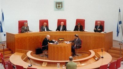 العليا الإسرائيلية تنظر طلب الإفراج عن «القيق» غدًا