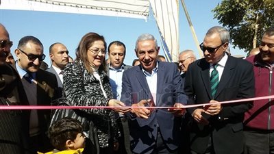 تسليم 39 عقدا لإنشاء مصانع جديدة بقنا