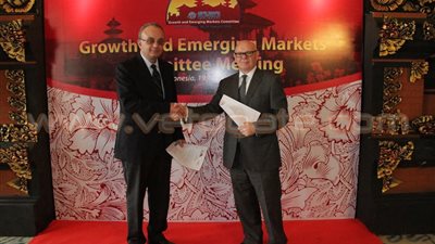 مشاركة فاعلة لهيئة الرقابة المالية في اجتماعات الأيوسكو بإندونيسيا