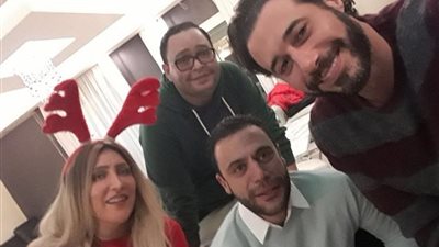 «السعدني» ينشر صورة جديدة تجمعه بأحمد رزق ومحمد إمام