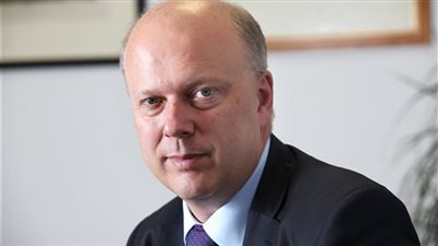 وزير بريطاني يختبئ في قطر بعد رفع سعر تذاكر القطار