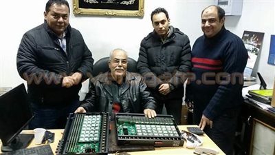 بالصور.. إحباط خامس محاولة لتهريب لوحات اتصالات بمطار القاهرة