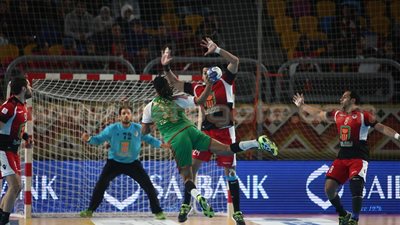 بالصور.. مصر تقهر المغرب في البطولة الأفريقية لكرة اليد بالقاهرة