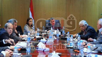 بالصور ..وزير الاستثمار يعقد حوارًا مجتمعيًا مع رجال الأعمال