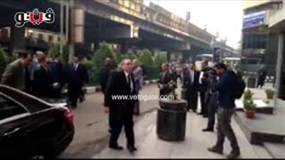 وصول نقيب الصحفيين إلى «الأهرام» لتشييع جثمان إبراهيم نافع (فيديو)