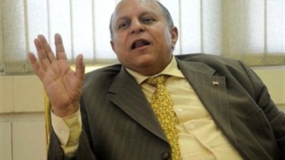 وزير الاتصالات يُناقش طرح رخصة متكاملة لشركات الاتصالات