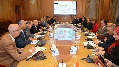 وزيرا الصحة والإنتاج الحربي يبحثان إنشاء مدينة لصناعة الدواء