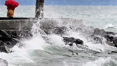 انقطاع الكهرباء عن 200 ألف أسرة شمالي فرنسا