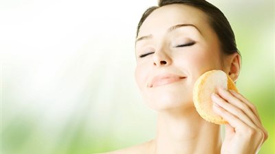 أفضل ثلاث منظفات طبيعية للبشرة من مطبخك