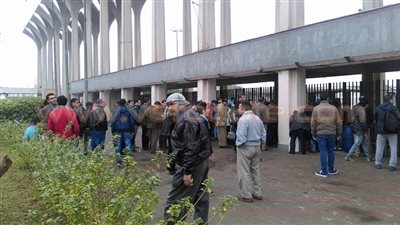 بالصور.. إقبال كثيف على أرض المعارض قبل افتتاح معرض الكتاب