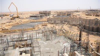 مرافق العاصمة الإدارية الجديدة على قدم وساق.. رئيس المدينة: 4 سنوات للانتهاء من المشروعات.. الإسكان والجهاز مسئولان عن المرافق والحي السكني والهيئة الهندسية تنفذ المباني الحكومية والبرلمان والكنيسة