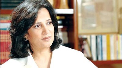 وزيرة الثقافة البحرينية تستقبل جمهور معرض القاهرة للكتاب