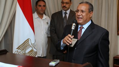 سفير مصر بقطر: تسخير إمكانات السفارة لخدمة المنتخب المصرى