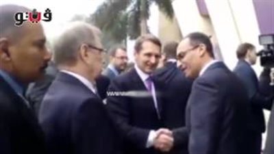 بالفيديو.. لحظة وصول رئيس البرلمان الروسي إلى معرض الكتاب