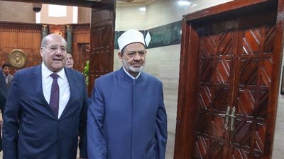 الإمام الأكبر يستقبل رئيس المحكمة الدستورية العليا (صور)