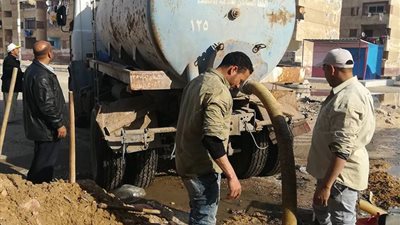 تكثيف عمليات صيانة شبكات الشرب والصرف بالقنطرة شرق بالإسماعيلية