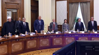 مجلس الوزراء يقف دقيقة حداد على أرواح شهداء مارمينا