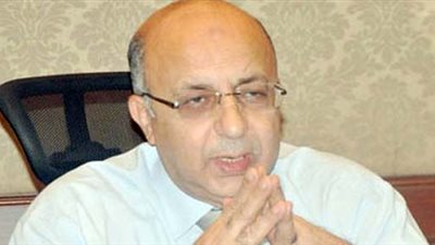 محافظ مطروح يتفقد حلقة السمك وشاطئ روميل