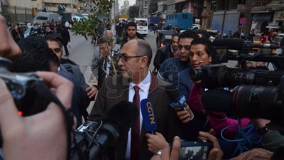 خالد علي يطالب بالاحتكام لفيديوهات كاميرات مجلس الدولة في «خدش الحياء»