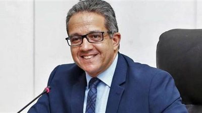 خالد العناني يكشف موعد عودة السياحة الخارجية لمصر