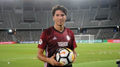 الوحدة الإماراتي يستغني عن هدافه التاريخي لعدم الوفاء بقيمة عقده | فيديو