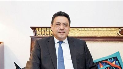 الخارجية الكويتية تجتمع مع السفير المصري لمطالبته بتهدئة أبناء بلده العالقين