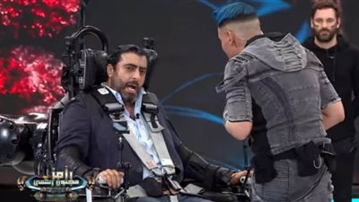 باسم ياخور يضرب رامز جلال بالحذاء | فيديو