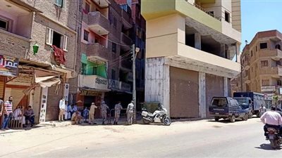 استمرار إزالة الأدوار المخالفة في برج بالقليوبية