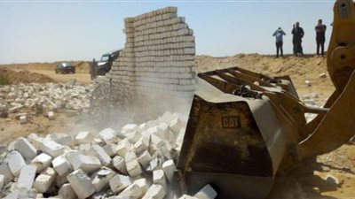 إزالة 8 حالات تعدٍّ على الأراضي الزراعية وأملاك الدول بالبحيرة