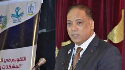 عميد كلية التربية ببورسعيد: المتجمعون أمام الكلية ليسوا طلابنا